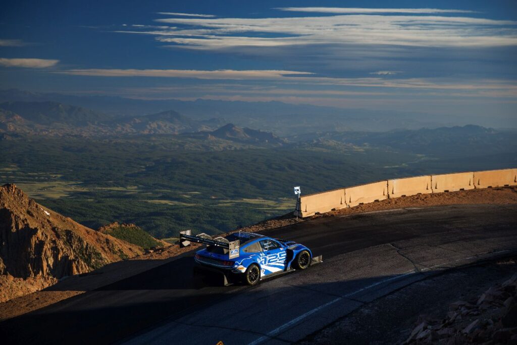 Ford Super Mustang Mach-E EV Demonstrator на трасі Pikes Peak
