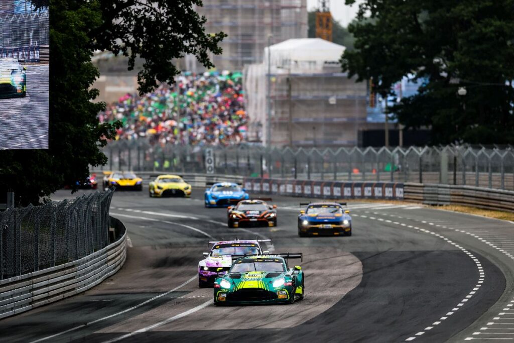 Aston Martin Vantage AMR GT3 Evo лідирує на Norisring