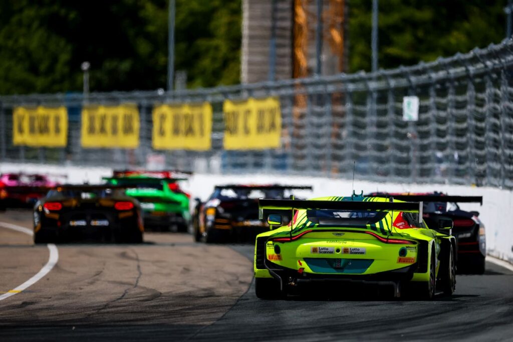 Aston Martin Vantage AMR GT3 Evo та Lamborghini Temerario GT3 у пелотоні DTM